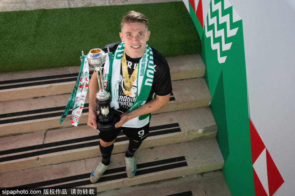 葡超金靴“逼宫”！约克雷斯转会曼联再生变数，里斯本竞技坐地起价太黑？