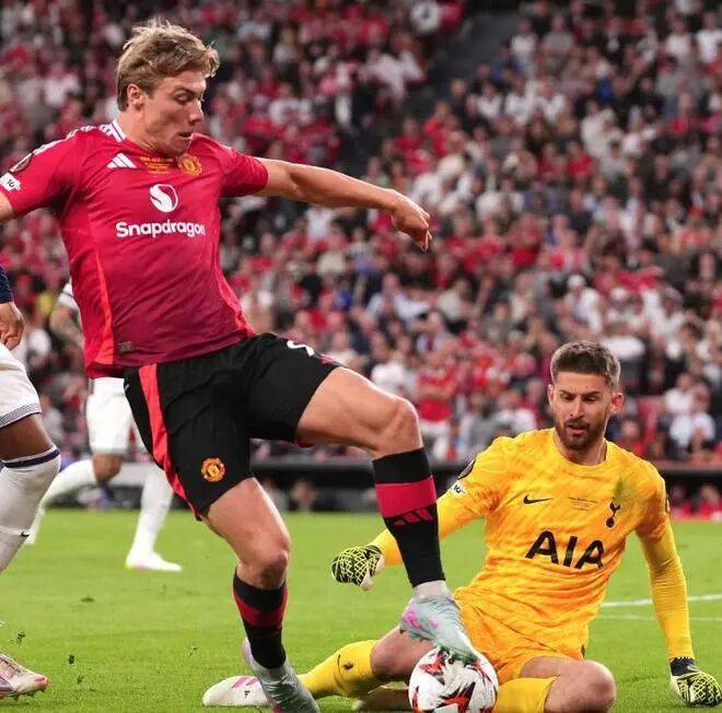 有一种预感，上赛季曼联和热刺的剧本，本赛季已经有两个球队照着演了——你觉得欧联决赛谁对谁